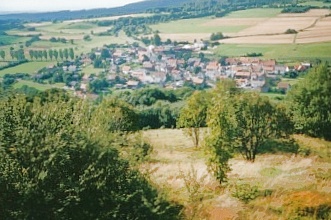 Blick vom Ernstberg auf Sichenhausen aus südöstlicher Richtung